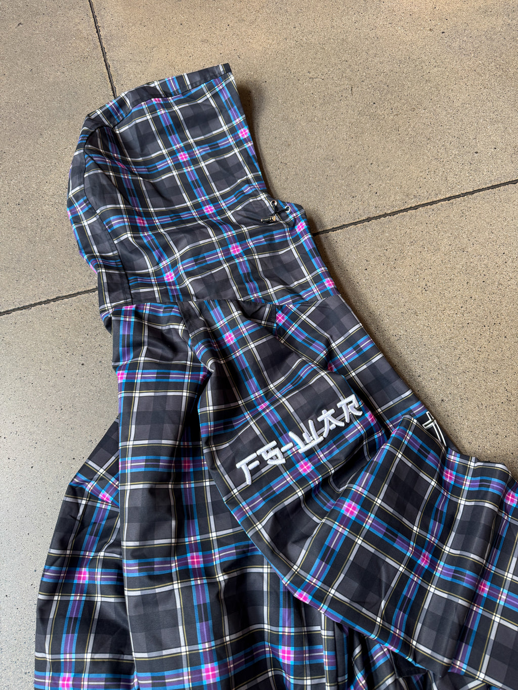 “OLDNEWS” Reversible Raincoat ( BLACK )